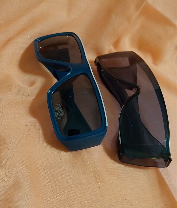 Дамски аксесоари:очила,портмоне,яка за палто и шалове