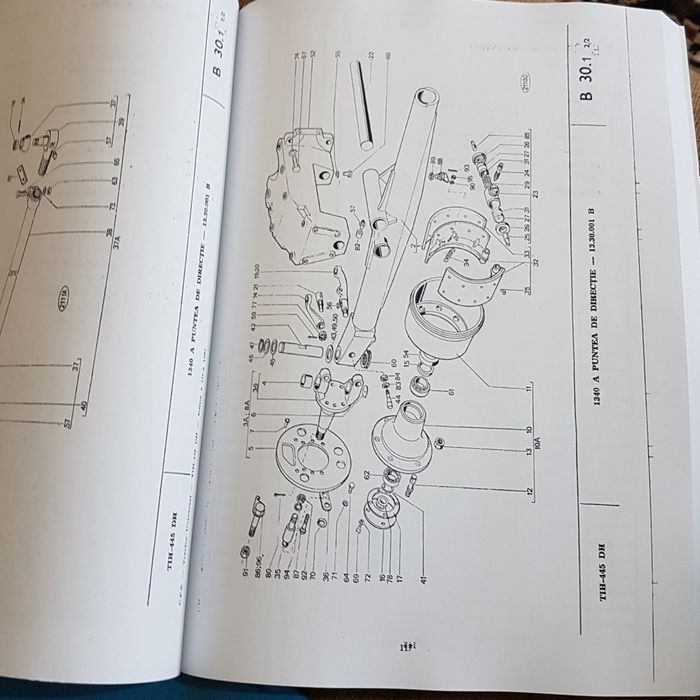 Carte/Catalogul Pieselor de Schimb TIH-445