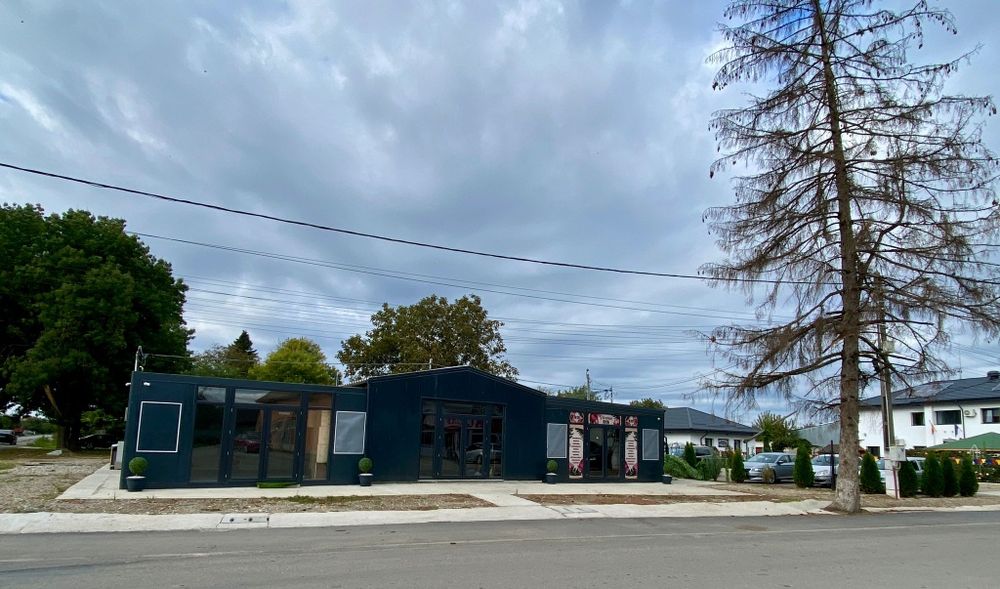 Spatii comerciale, depozit. Dridu (Ialomița) se inchiriaza si un fast food, shaormerie , complet utilata) Spatiile sunt in centrul localității.