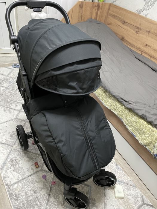 Коляска почти новая