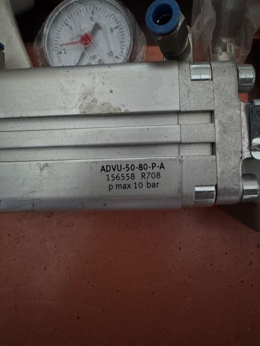 Cilindre pneumatice FESTO