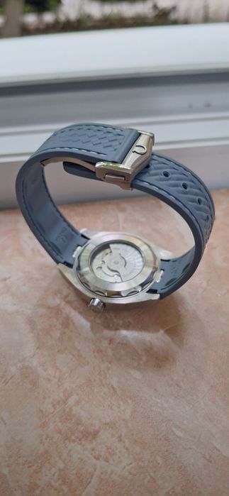 Ceas Omega rezistent la apa