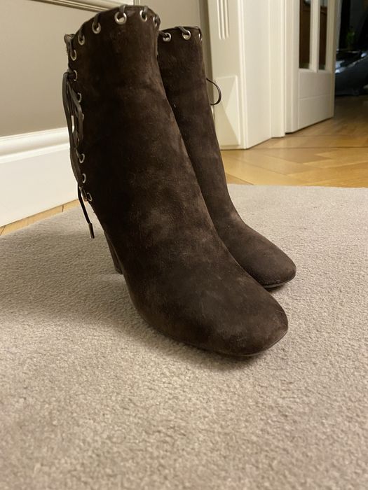 Ghete noi Salvatore Ferragamo piele intoarsa maro