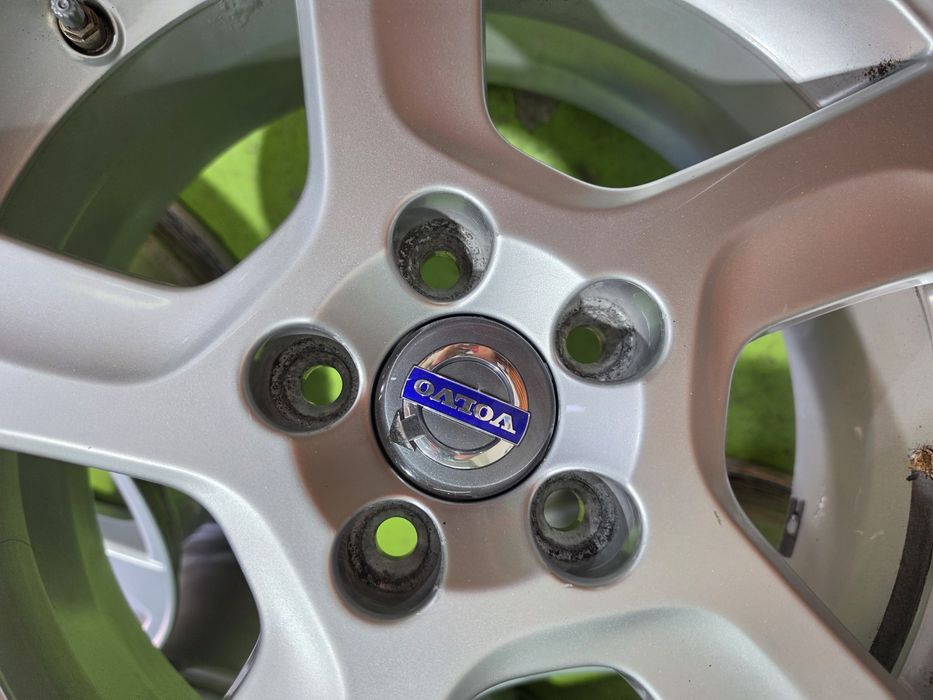 17 5x108 Volvo лети джанти 5х108 волво