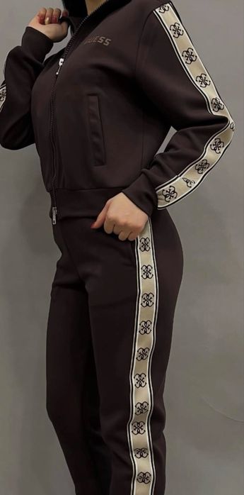 Спортивный костюм guess