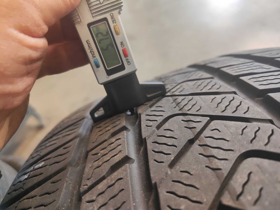 2бр.зимни гуми 315/35/21 Pirelli