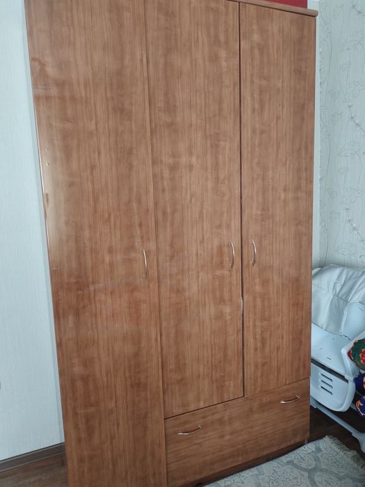Продам спальный гарнитур