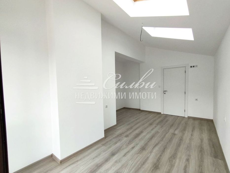 Продава се Двустаен апартамент в Шумен, Гривица - 97 кв.м за 1052 €/кв.м - Снимка #4