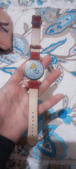 Часы стрелочные  наручные новые