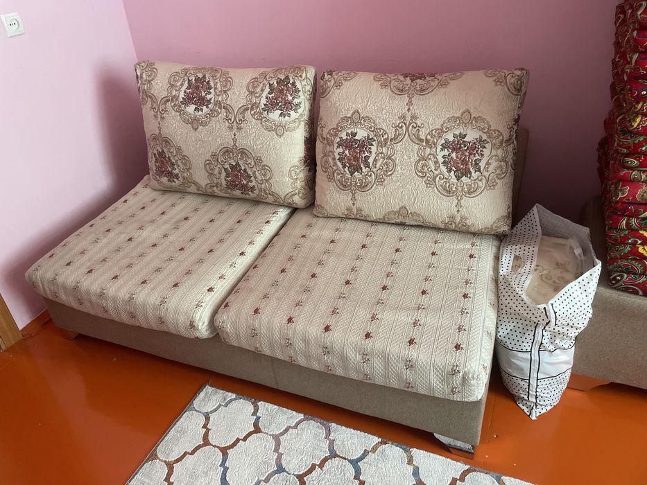 Диван для гостиной