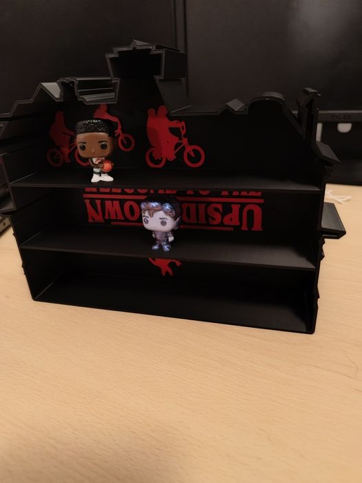 Display figurine kinder stranger things