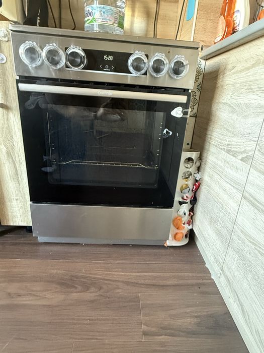 Цяла кухня готварска печка миялна + подарък