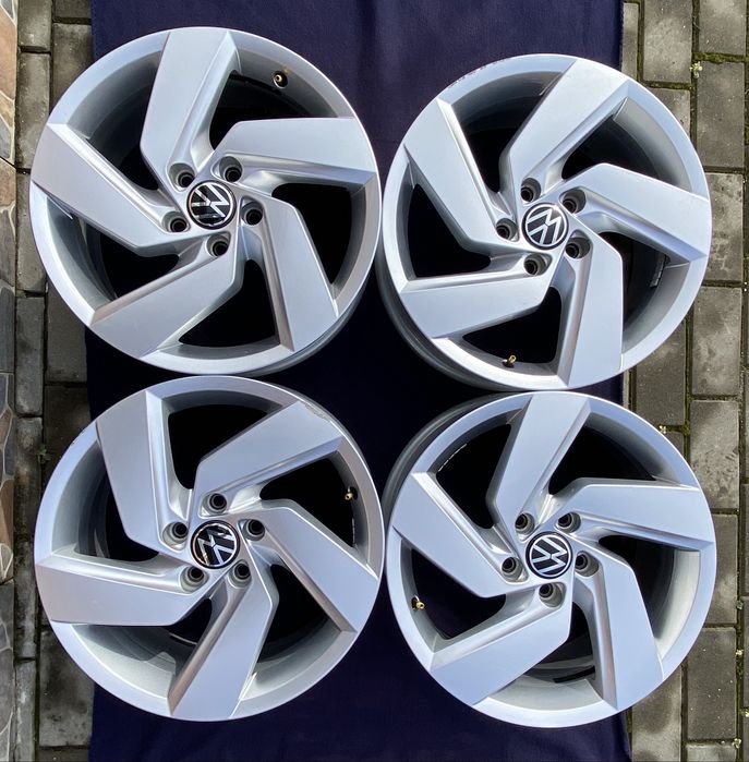 Jante VW Golf  R17 model GTI