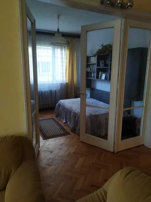 Дава се под наем Тристаен апартамент в София, Оборище - 76 кв.м за 500 € - Снимка #1