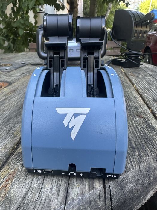 THRUSTMASTER  Джойстик за авио симулатор THRUSTMASTER