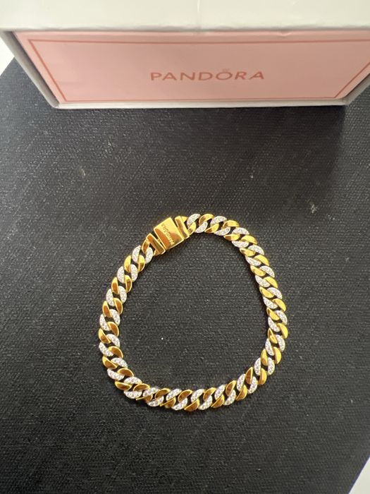 Brățară în două tonuri cu lanț cubanez și elemente în stil pavé