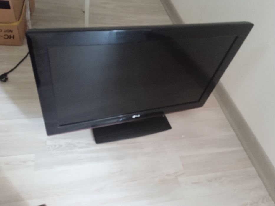 Телевизор продается не смарт.