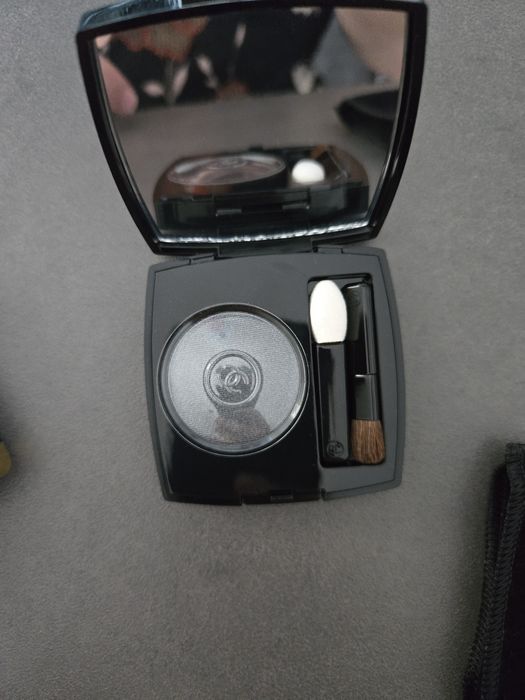 Fard pleoape Chanel nou