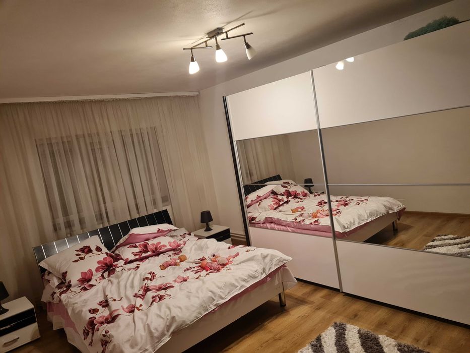 Vand apartament 3 camere decomandat