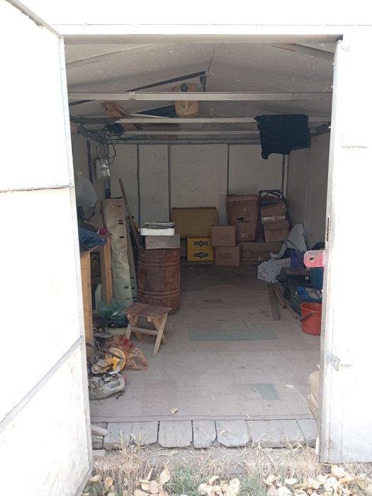 Гораж Металический