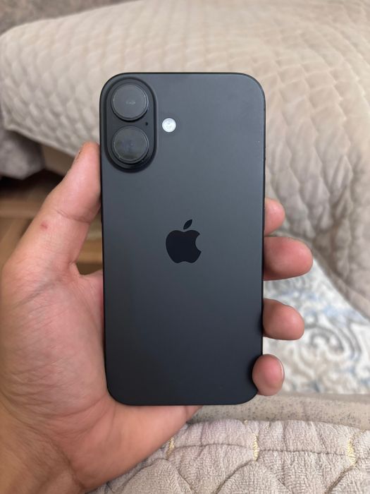 Продам Айфон 16 /128gb