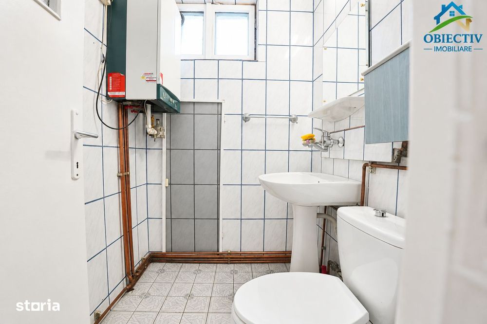Apartament 4 camere , centru , etaj 1