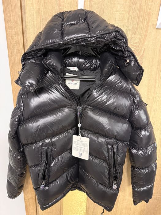 Moncler чисто ново