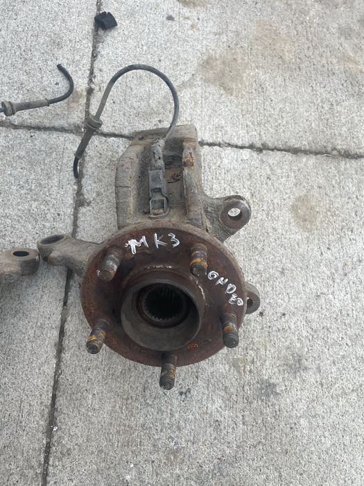 Fuzeta stanga / dreapta fata + rulment Ford Mondeo mk3