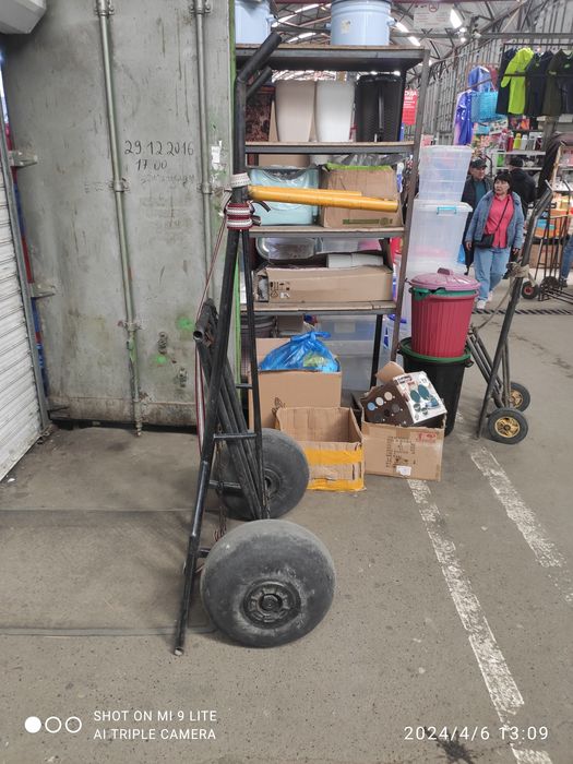 Тележка, тачка. Тележка