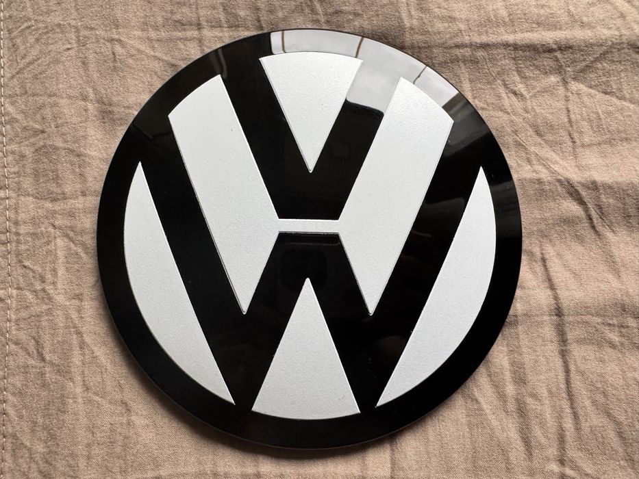 Бели емблеми за VW Golf 7 комби