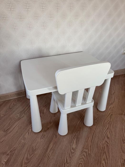 Стол и стул IKEA