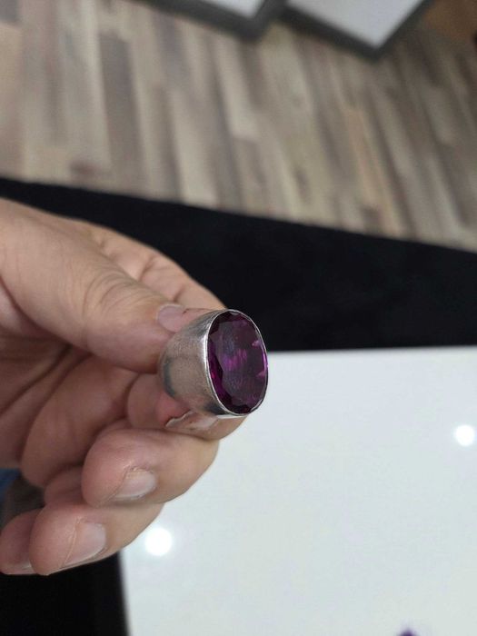 Inel vintage argint cu safir violet de Madagascar