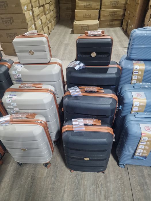 Чемоданы 4/1 самые низкие цены