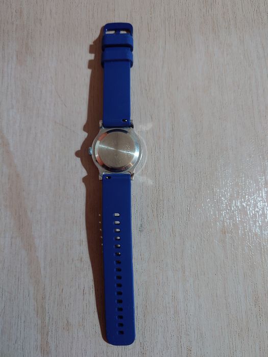 Победа - съвтски механичен часовник, с ръчно навиване.