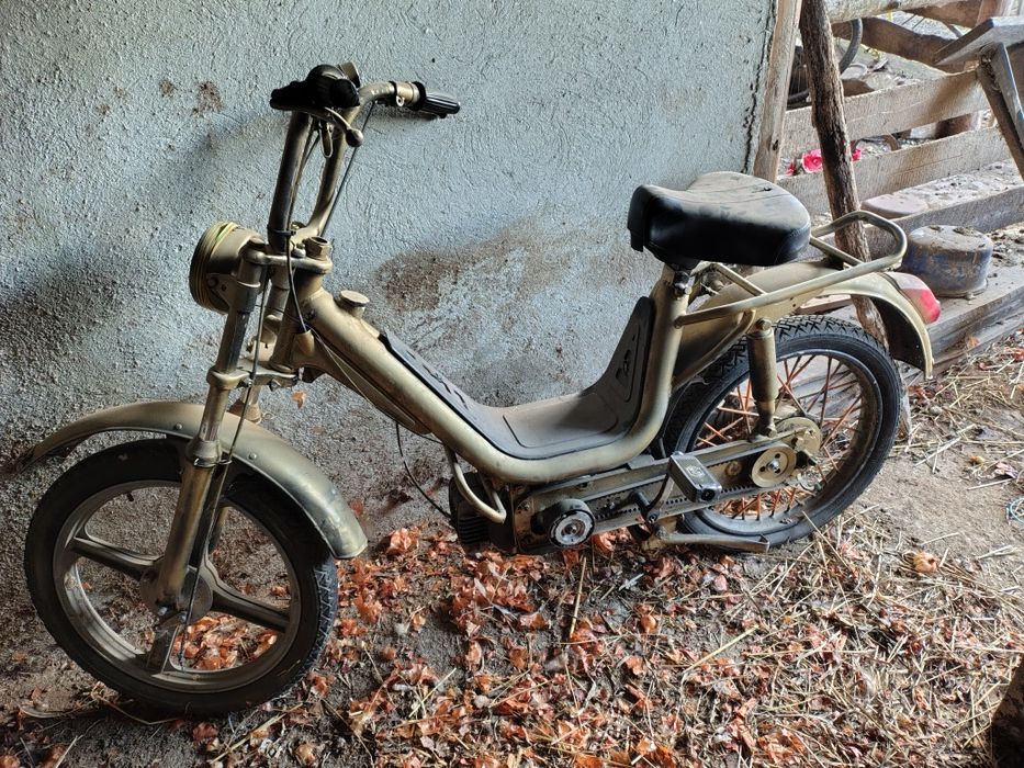 Vând moped piaggio