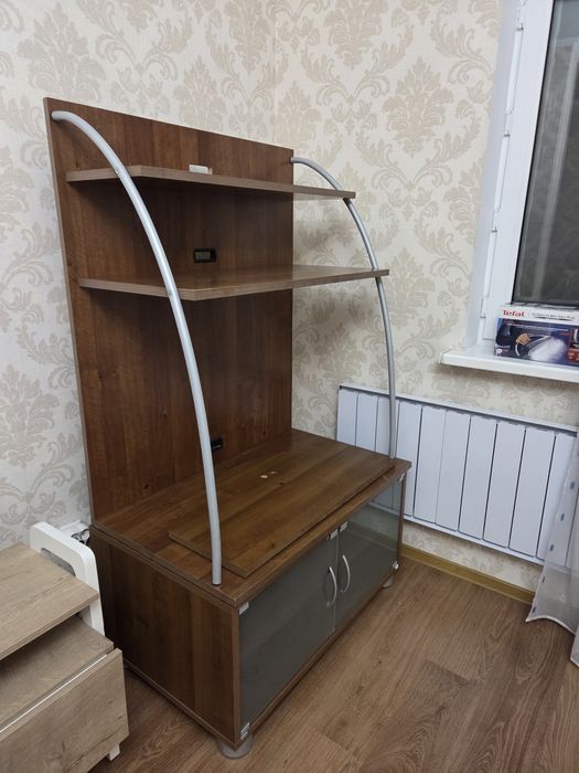 Отдадим  бесплатно  тумбу  под  телевизор Б/у