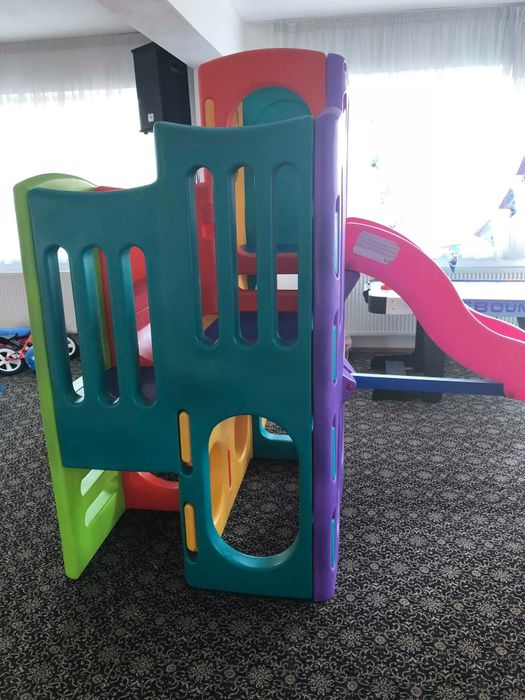 Tobogan , spațiu joacă