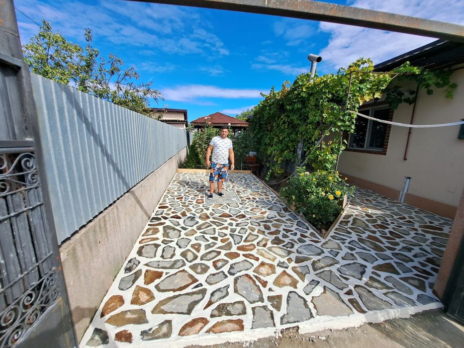 Piatra cubica ma deplasez în toată tara