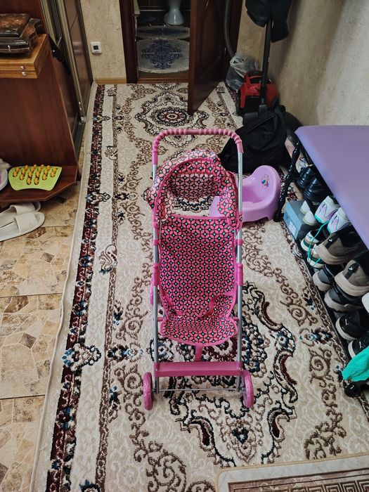 Продаю игрушечную коляску
