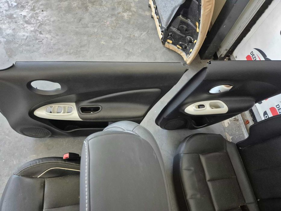 Interior din piele cu incalzire Nissan Juke 2014