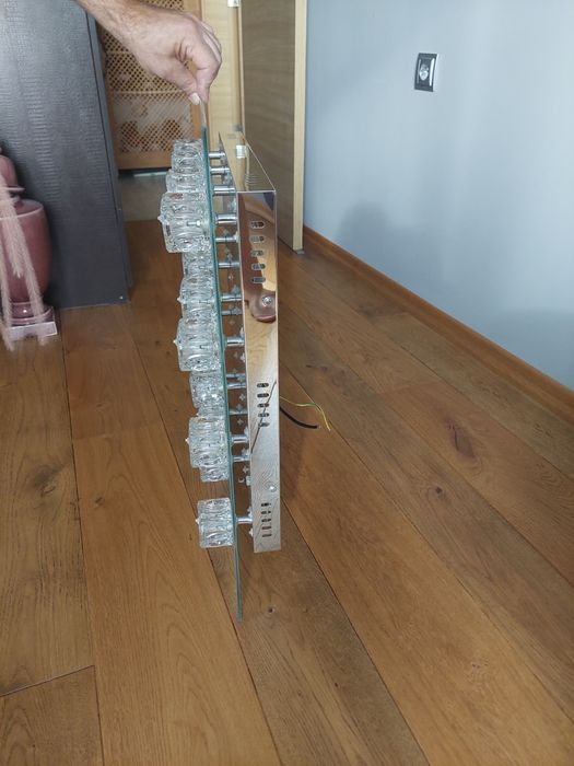 Стъклено осветителбо тяло за таван