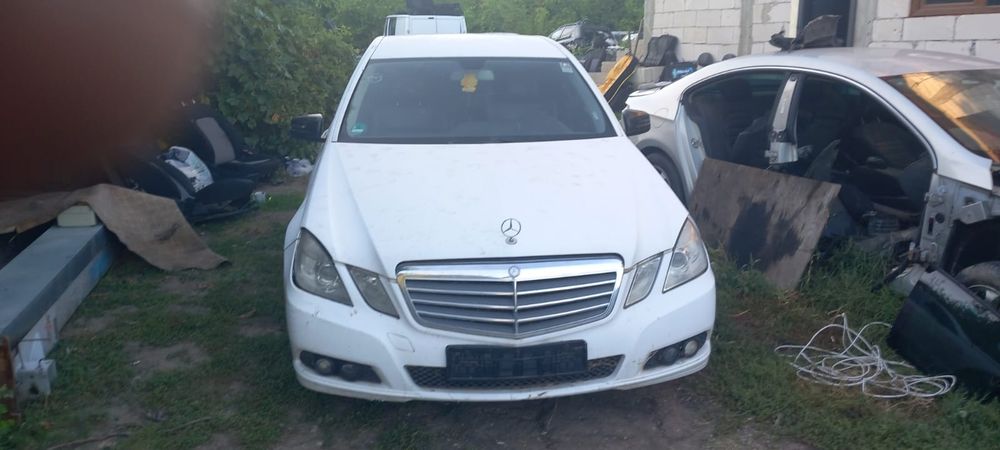 Dezmembrez mercedes E class w212 motor 2.2 D cod motor om651 cp 170