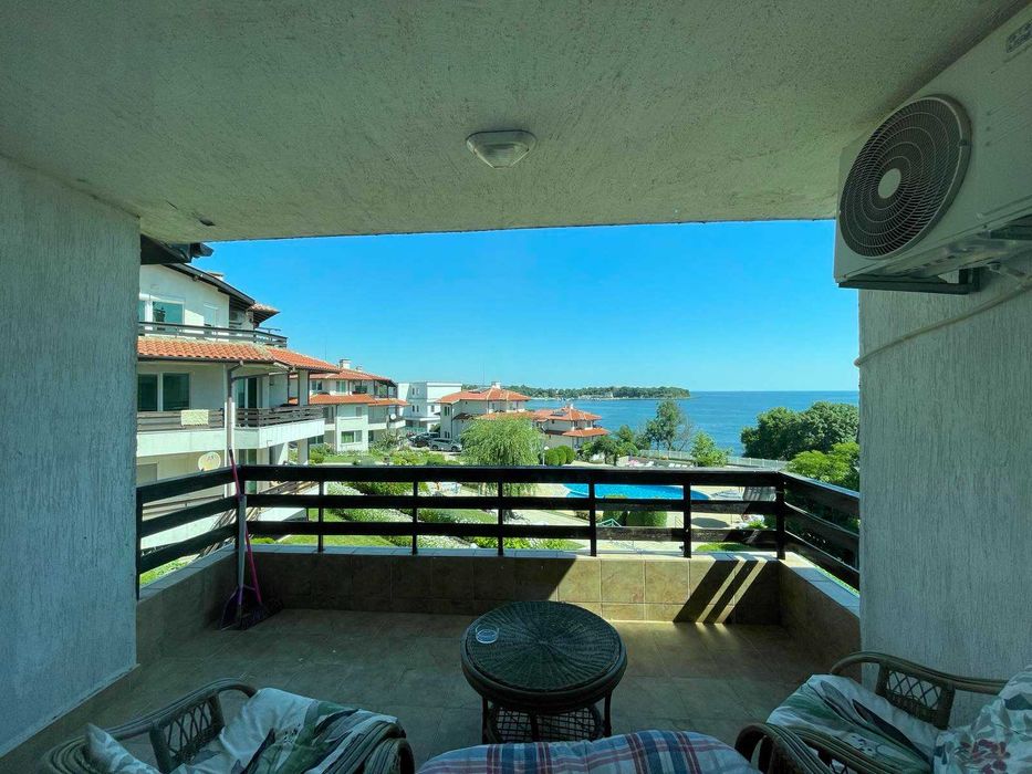 Давам под наем луксозно обзаведен тристаен апартамент в Лозенец