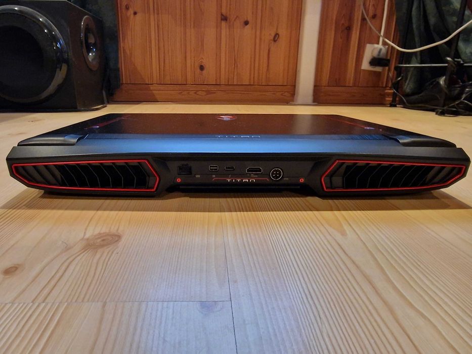 MSI GT73VR 7RE Titan (oferta 3 zile)