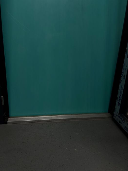 Usa PVC - prag aluminiu