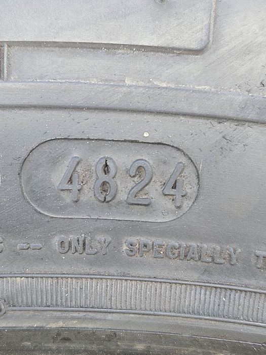 Vând anvelope vară Noi 215/60/17 C 215/60r17 C MICHELIN
