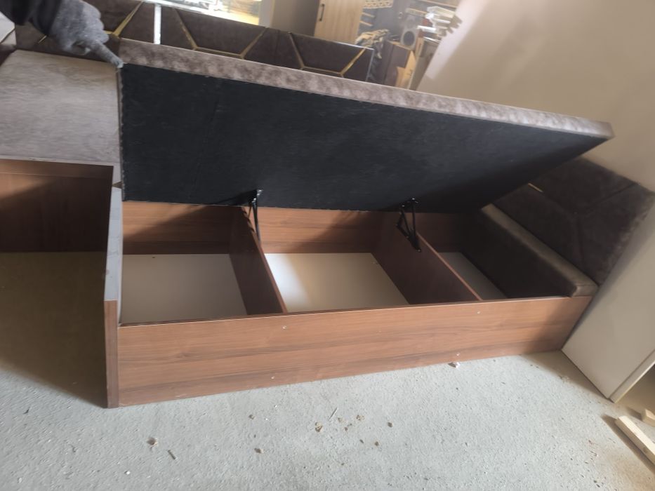 Диван сатылады бахасы келисимли асты ашылады  Тап таза таза