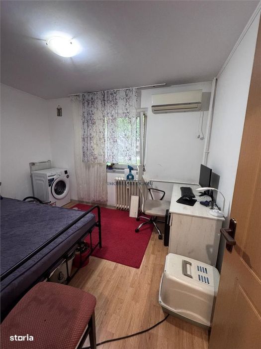 Apartament 2 camere Semidecomandat cf 2 Piata Resita