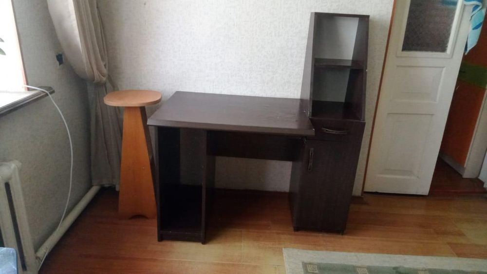 Компьютерный стол 1,10*65 продам