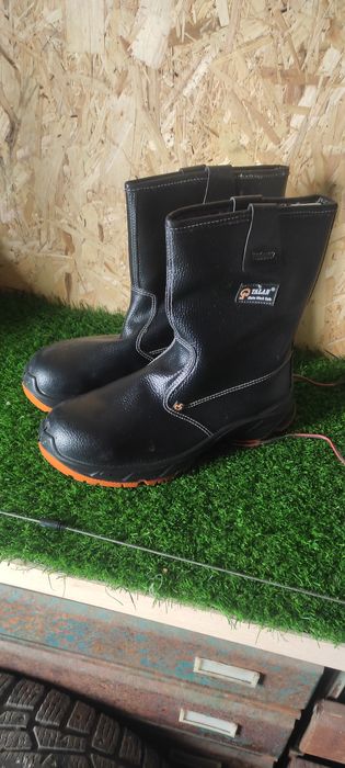 Продам сапоги сефти.